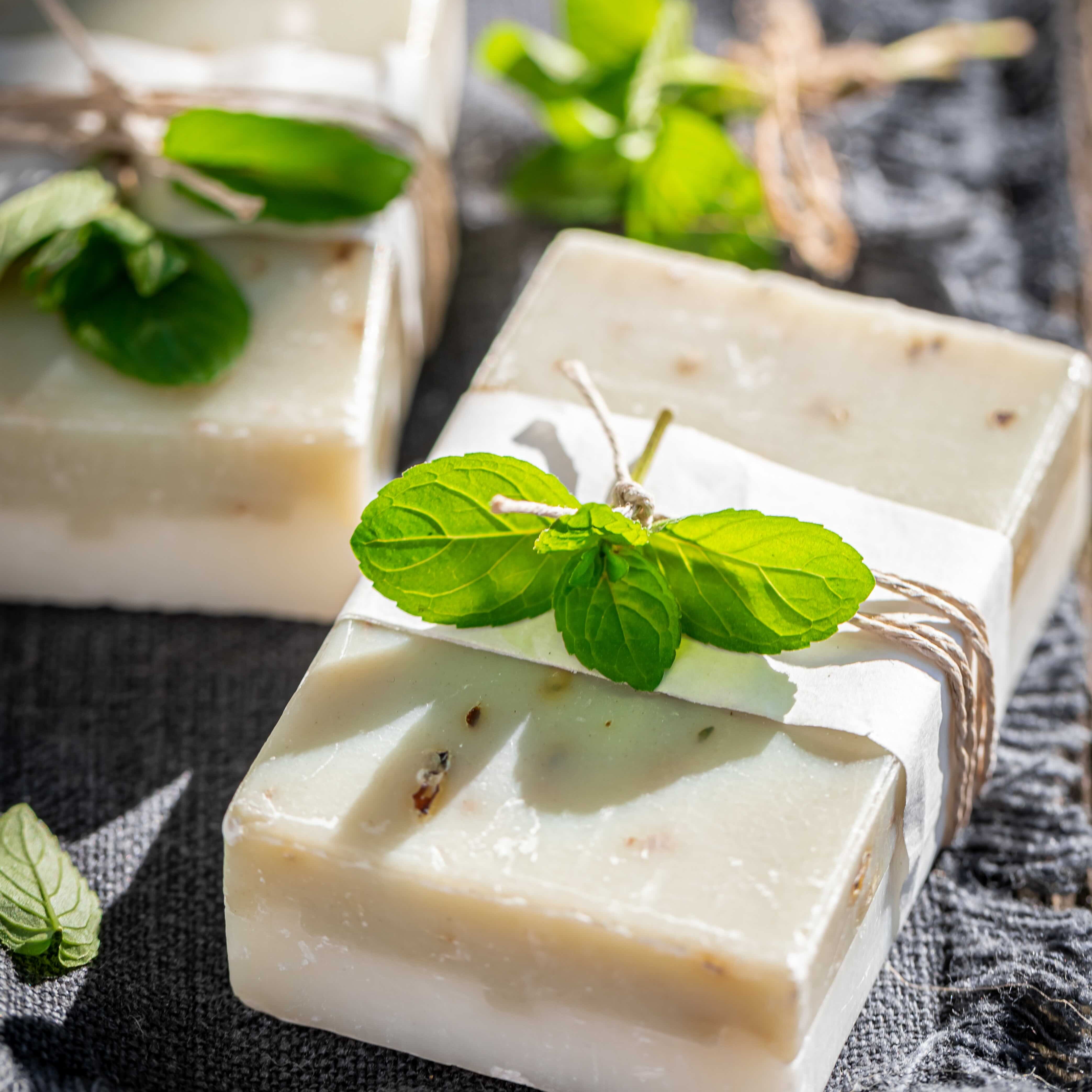 Jabón corporal natural con menta: frescura interior